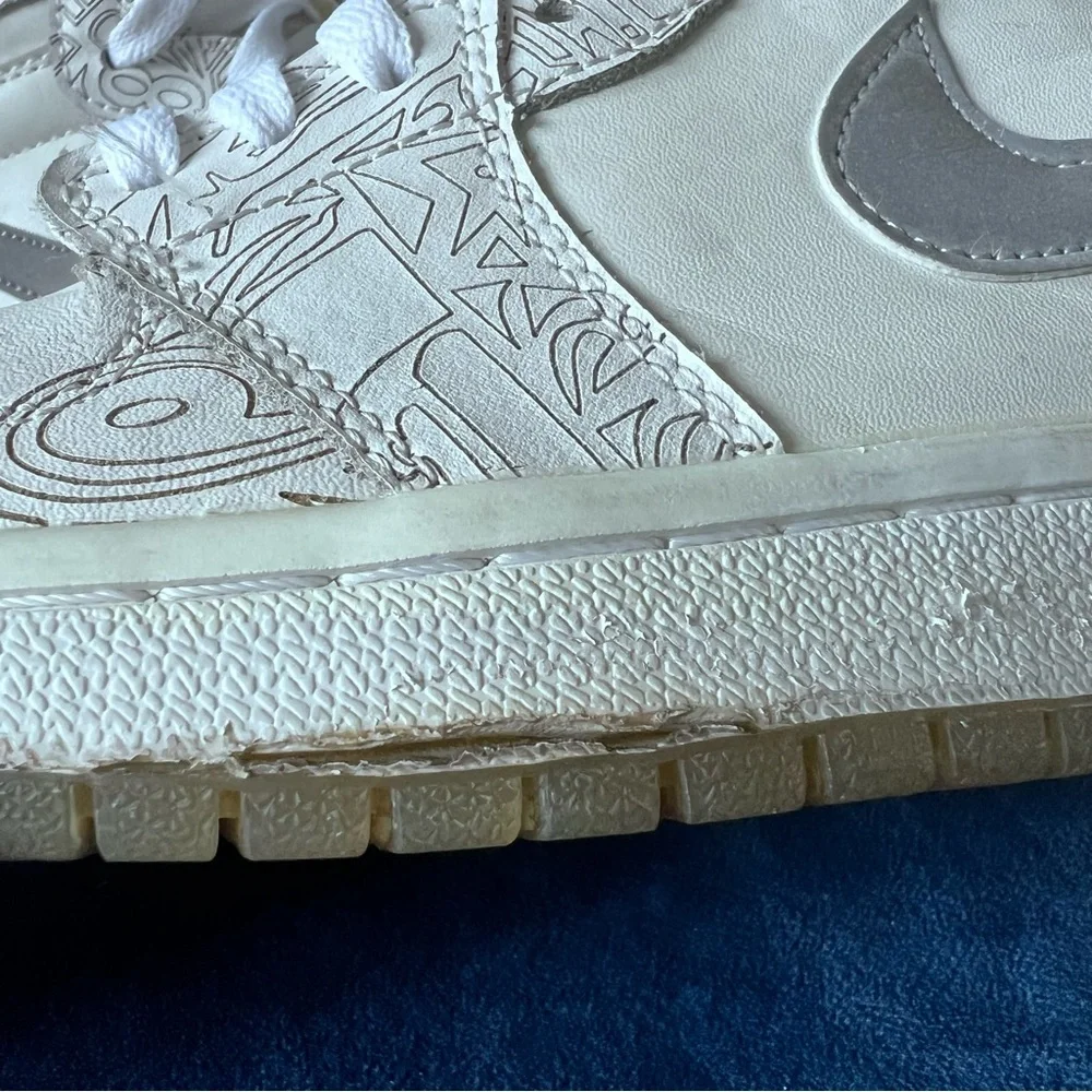 Jordan Mens High-Top Sneakers in White and Light Gray